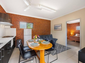 1 Bedroom Comfy Unit Sleep 3 close to mall and bus